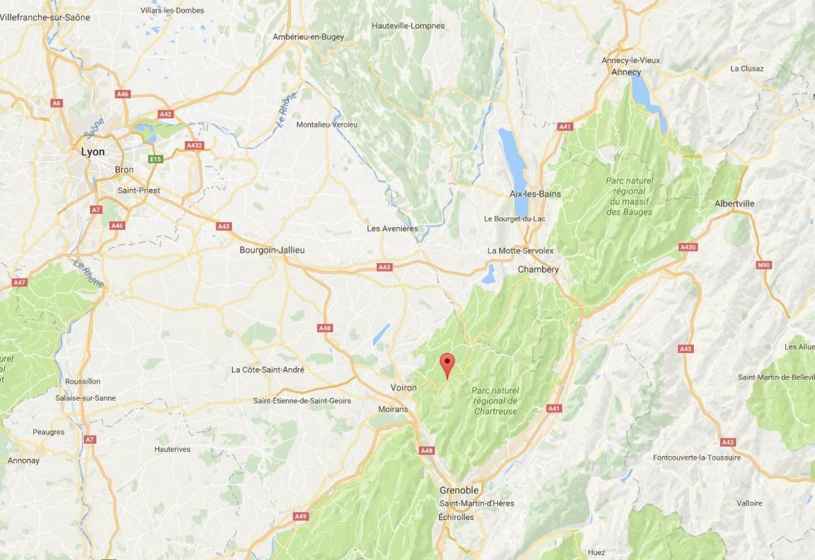 Vue Sur Les Montagnes Dans Maison Au Calme Séjour chez l'habitant *